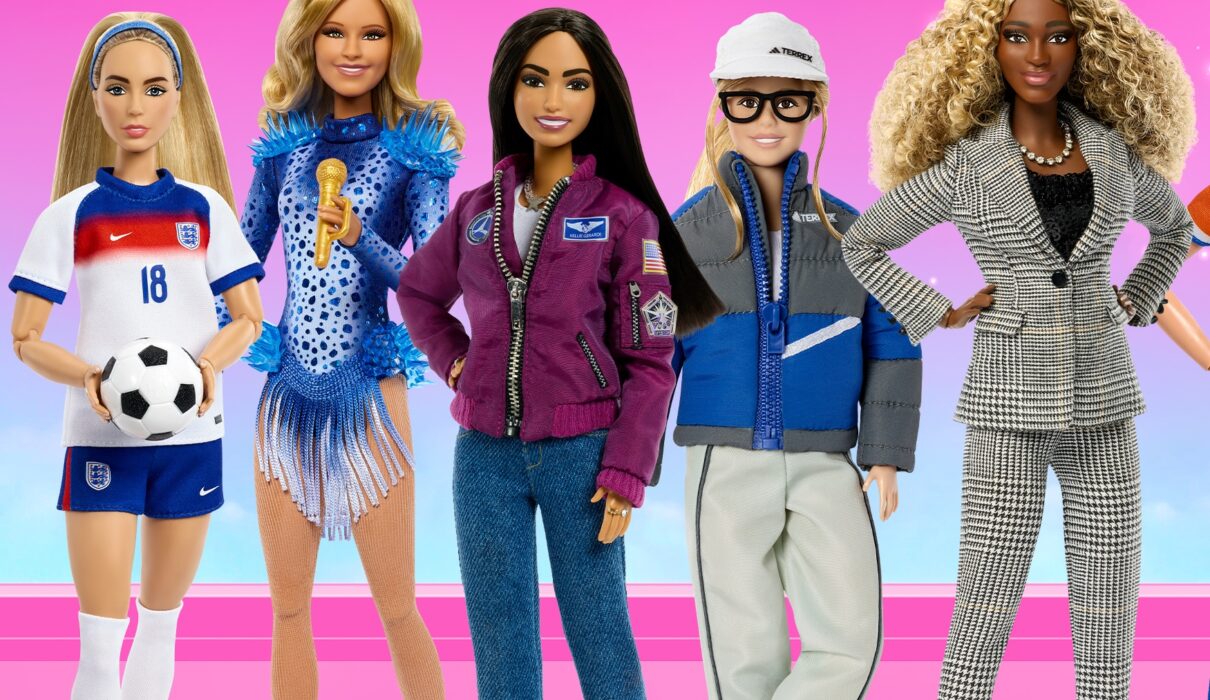 Barbie Dream Team Logo