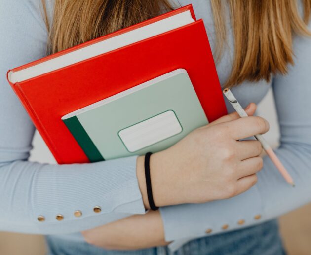 Libri scolastici ph Pexels