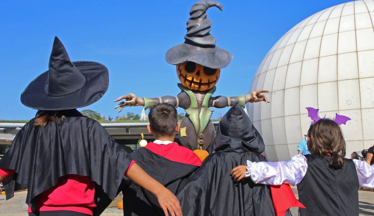 Halloween Costa ph Press